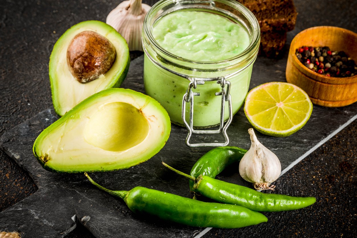 Guacamole with rye toasts